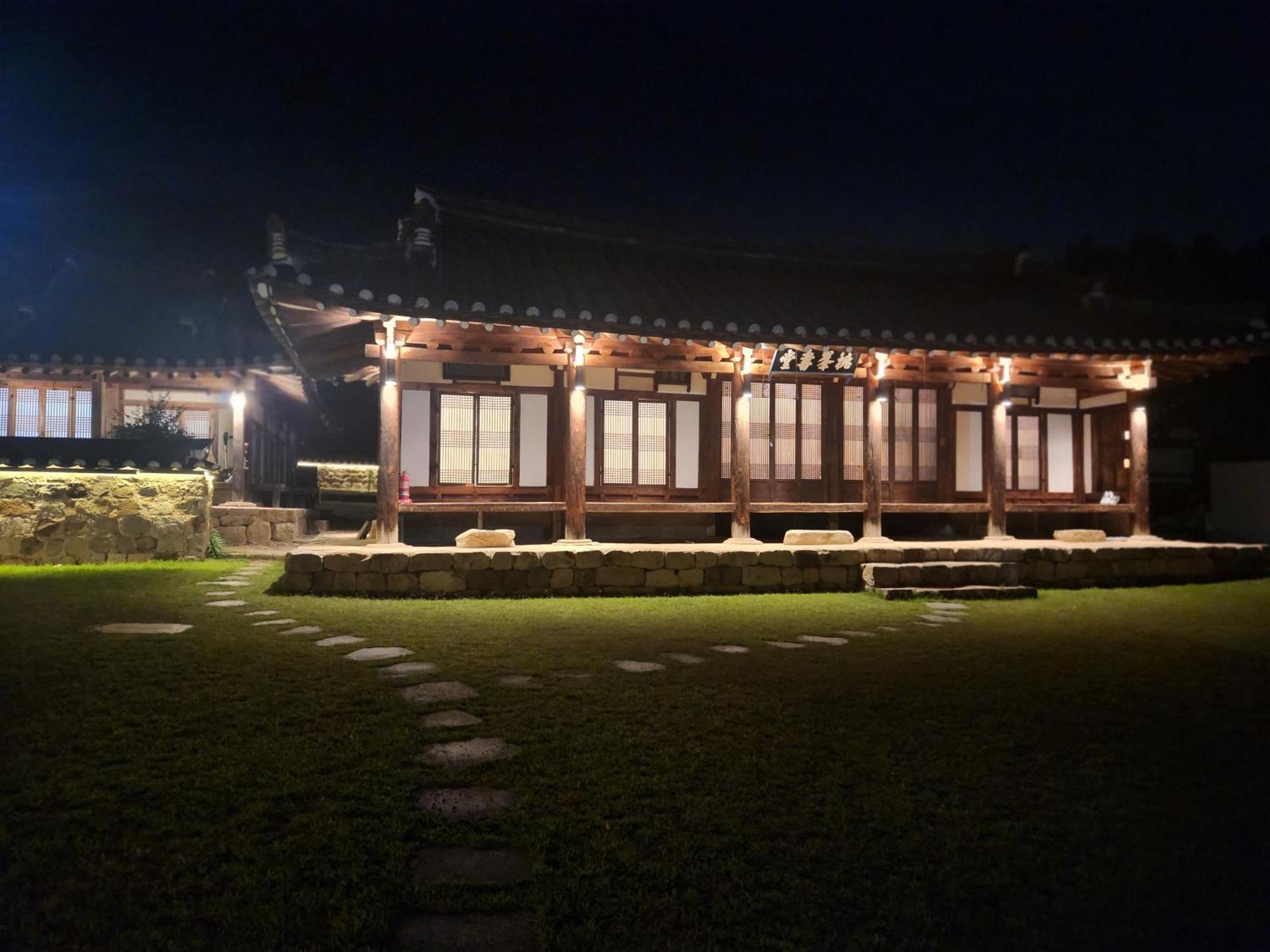 Dobong Seodang Gyeongju Esterno foto